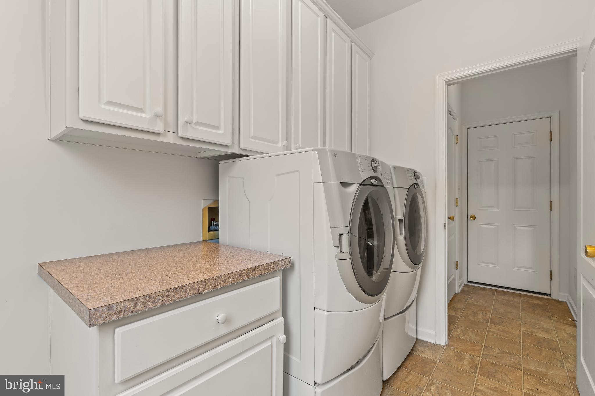 ARCHERS ROCK - Residential