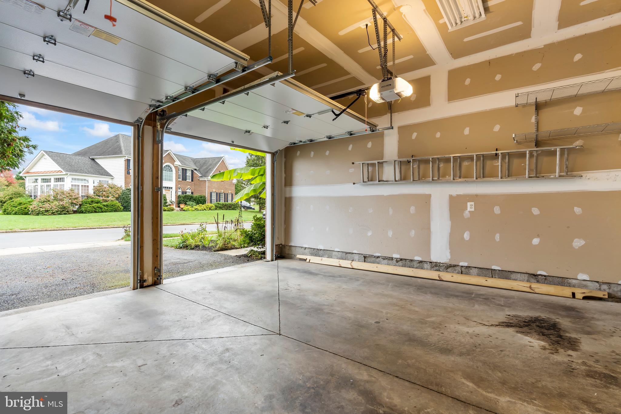 ARCHERS ROCK - Residential