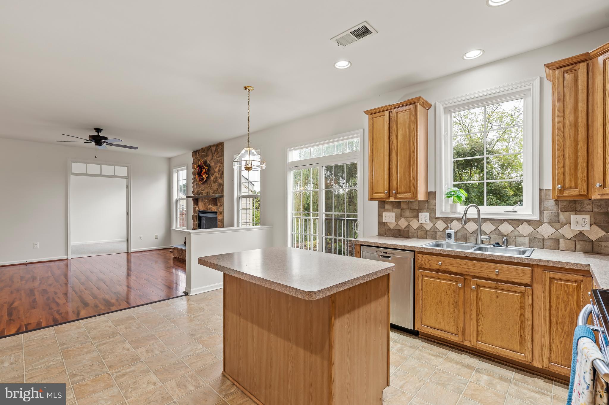 ARCHERS ROCK - Residential