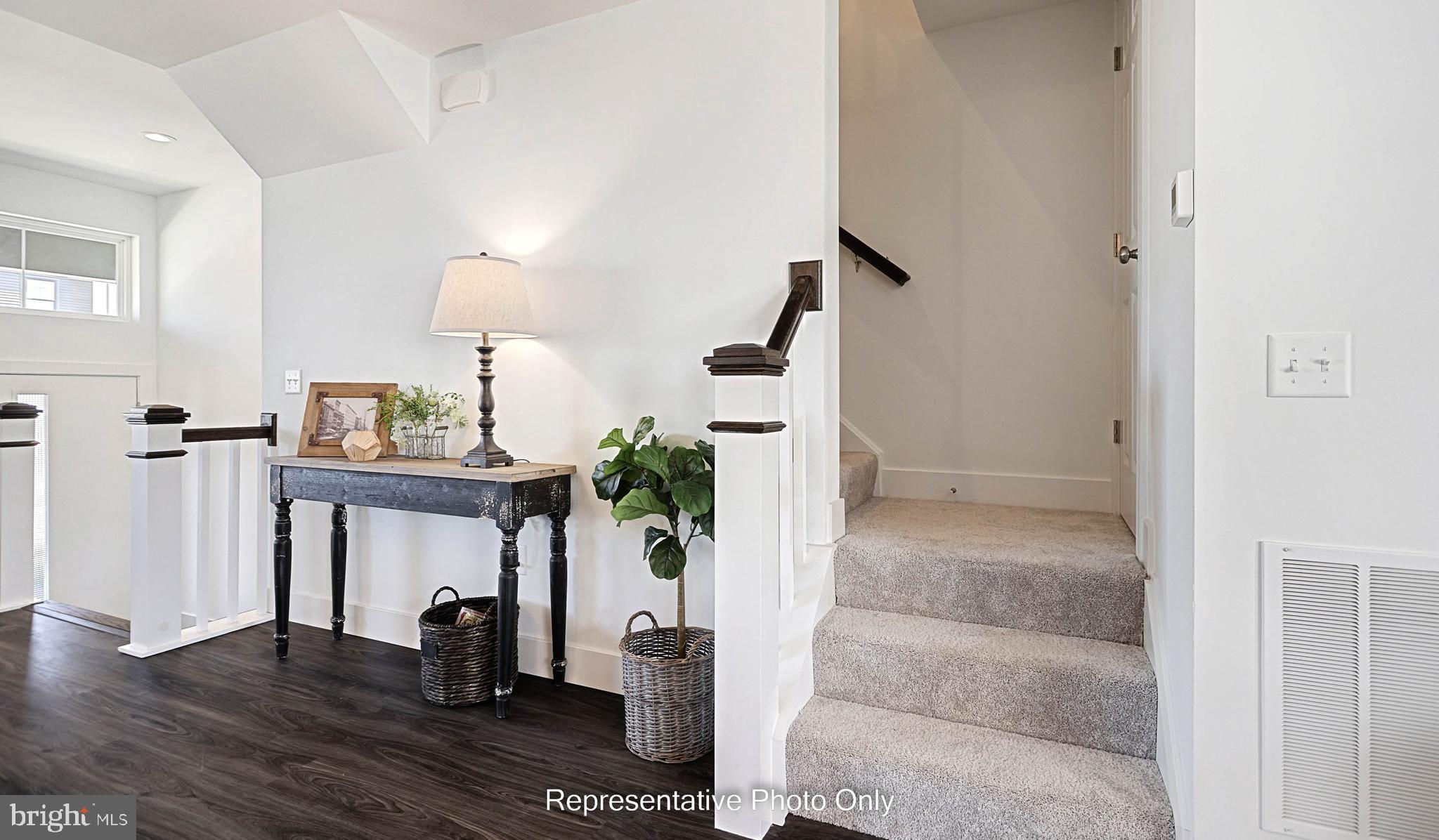 MADISON COURT - Residential