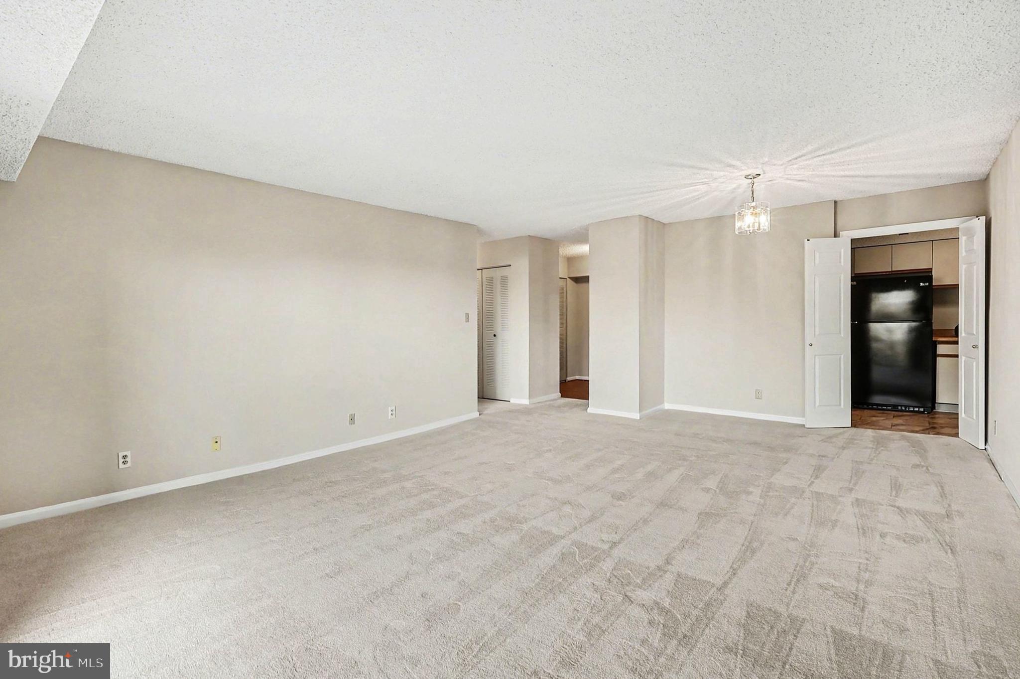 3800 POWELL LANE 920