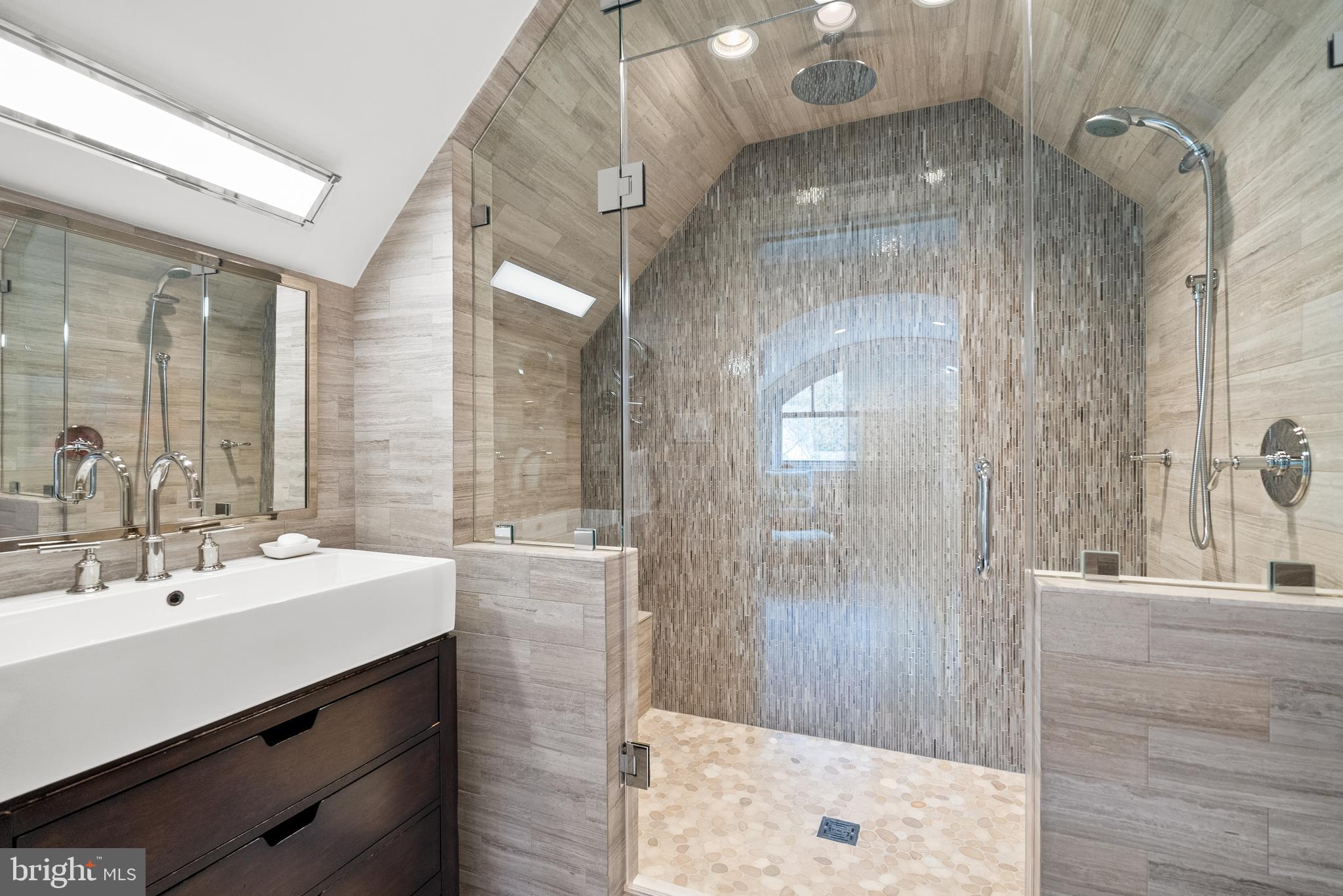 SALONA VILLAGE - Residential