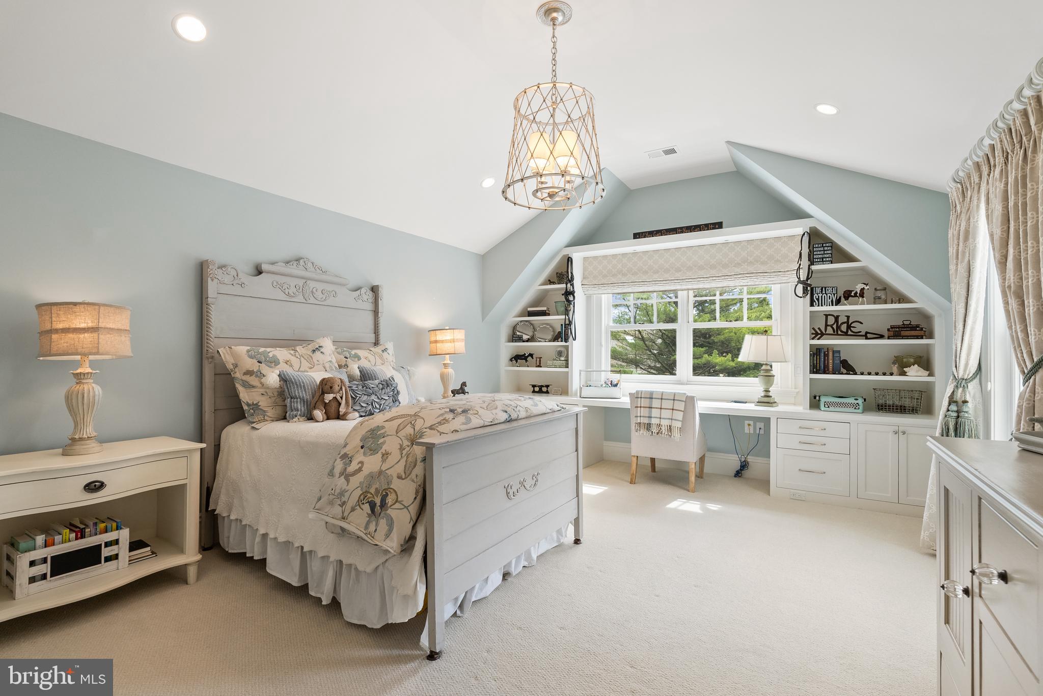 SALONA VILLAGE - Residential