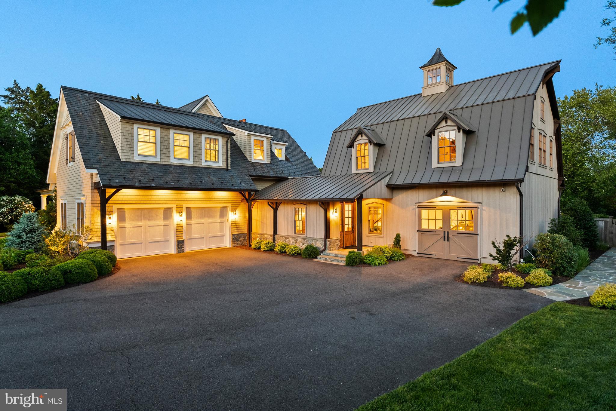 SALONA VILLAGE - Residential