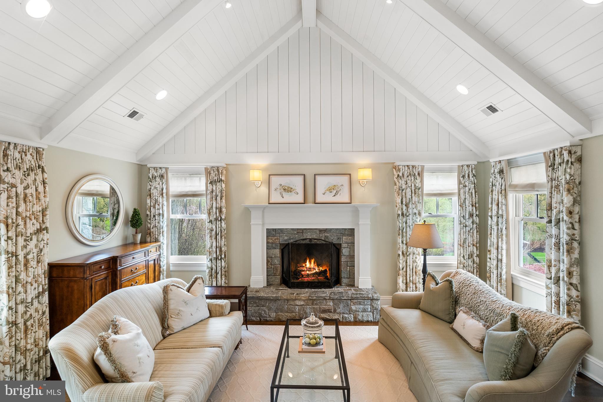 SALONA VILLAGE - Residential