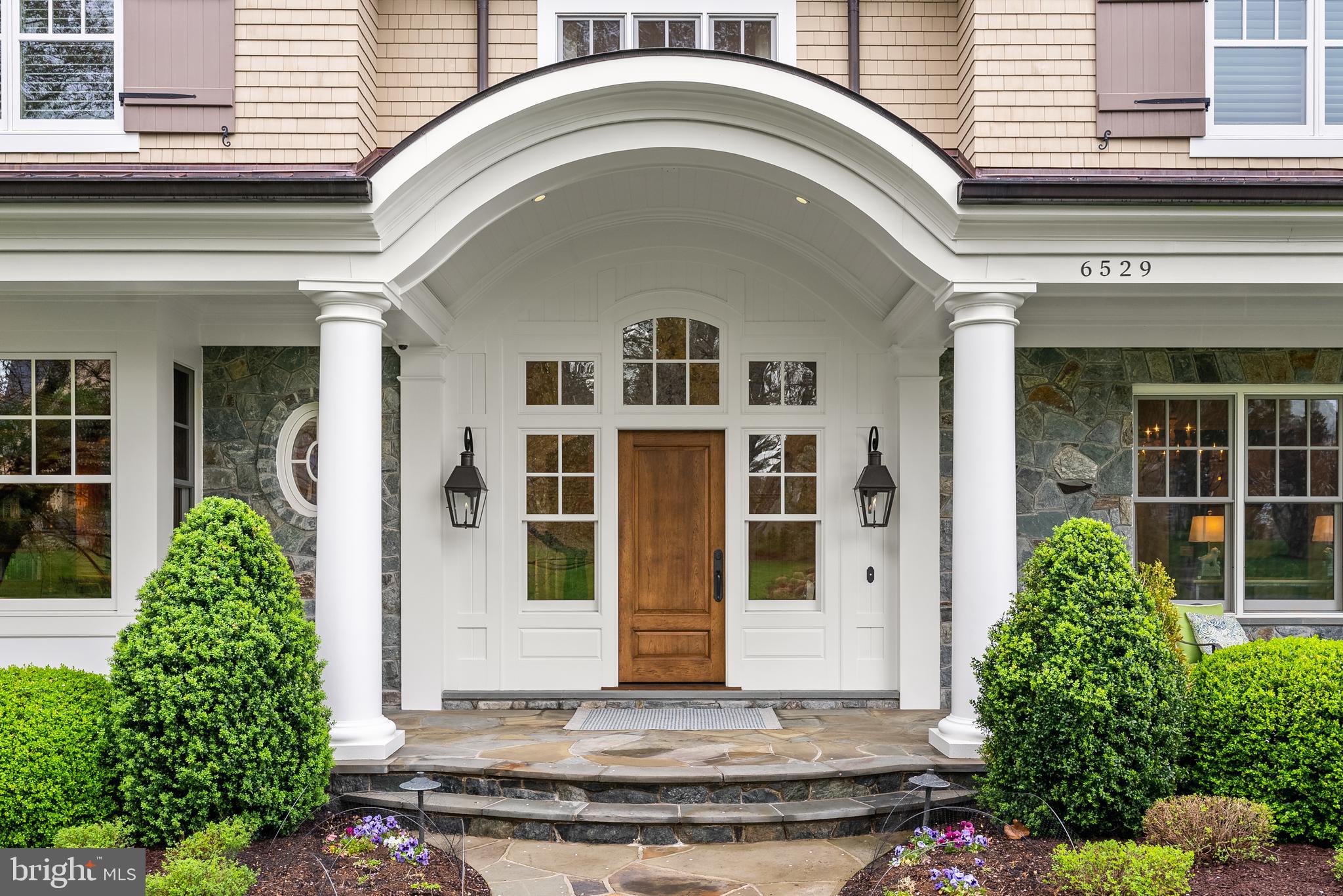 SALONA VILLAGE - Residential