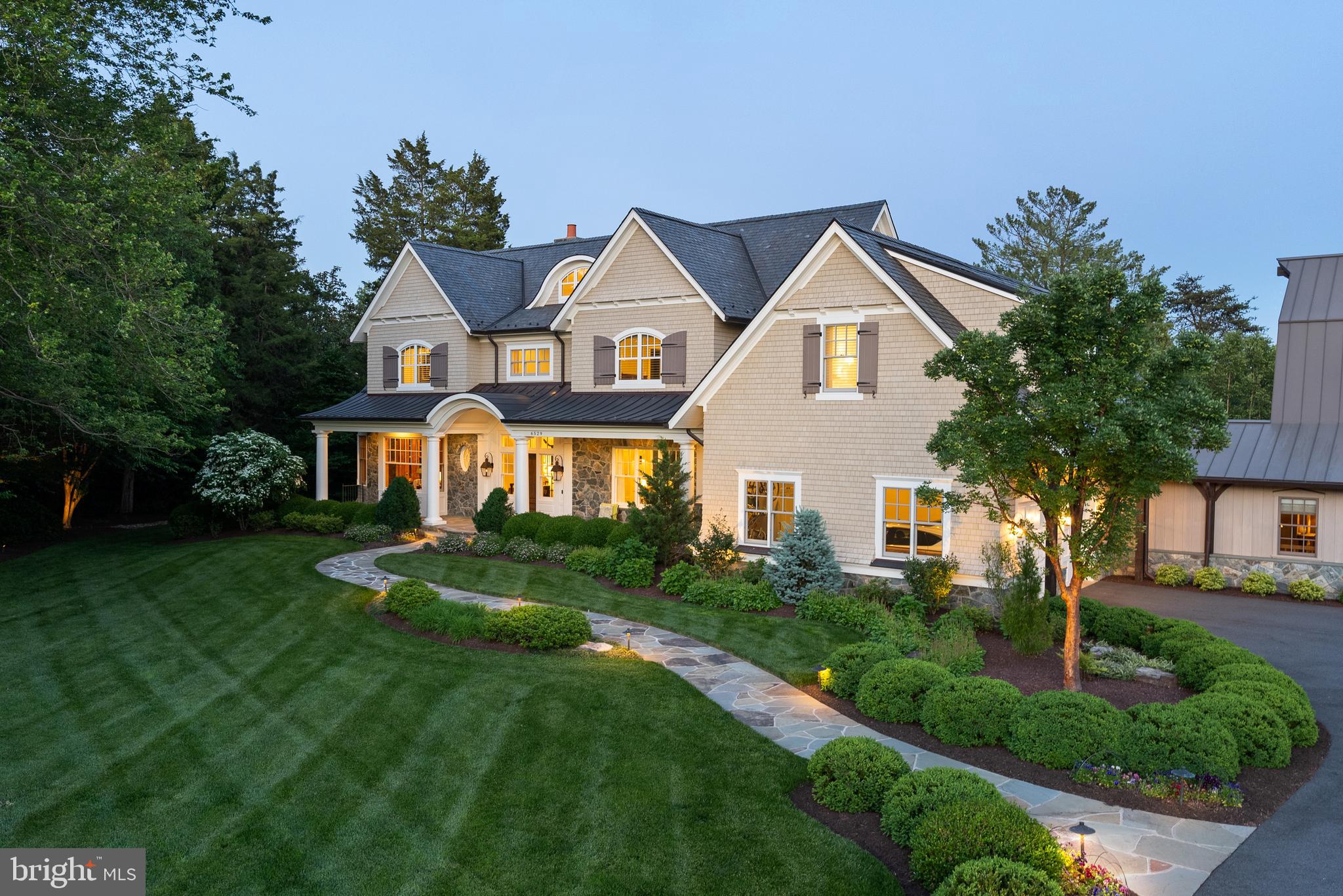 SALONA VILLAGE - Residential