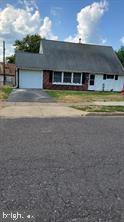 Remodeled Middletown Twp. Jubilee. New Kitchen with new appliances, remodeled 1st floor bathroom with walk in shower, New washer and dryer in Garage, new flooring throughout, freshly painted, large reseeded lot. Neshaminy schools. Just waiting for you. NO PETS !!! NO EXCEPTIONS, NO SMOKING. Available immediately.
