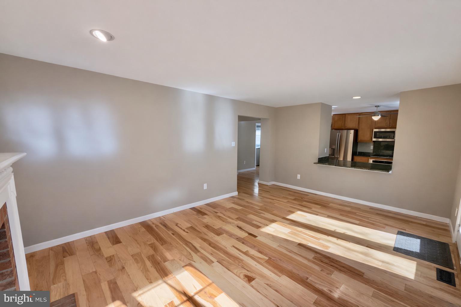 RIVER HILL - Residential