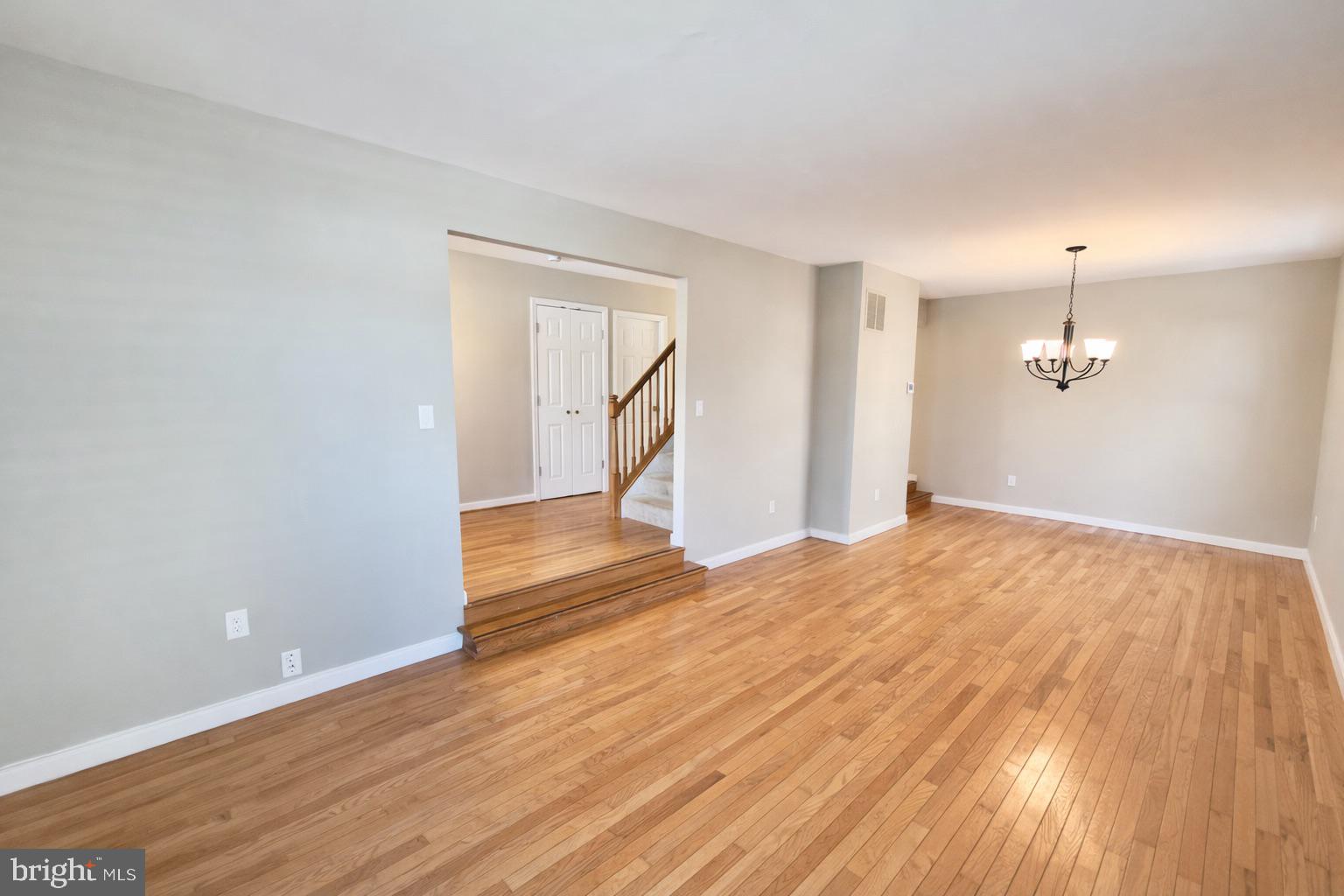 RIVER HILL - Residential