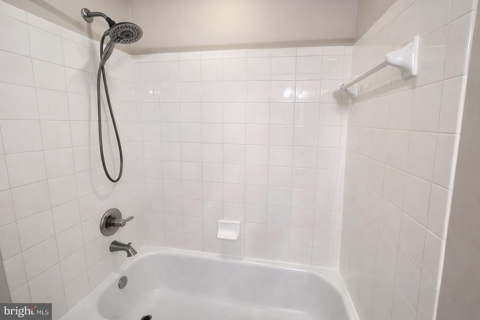 RIVER HILL - Residential