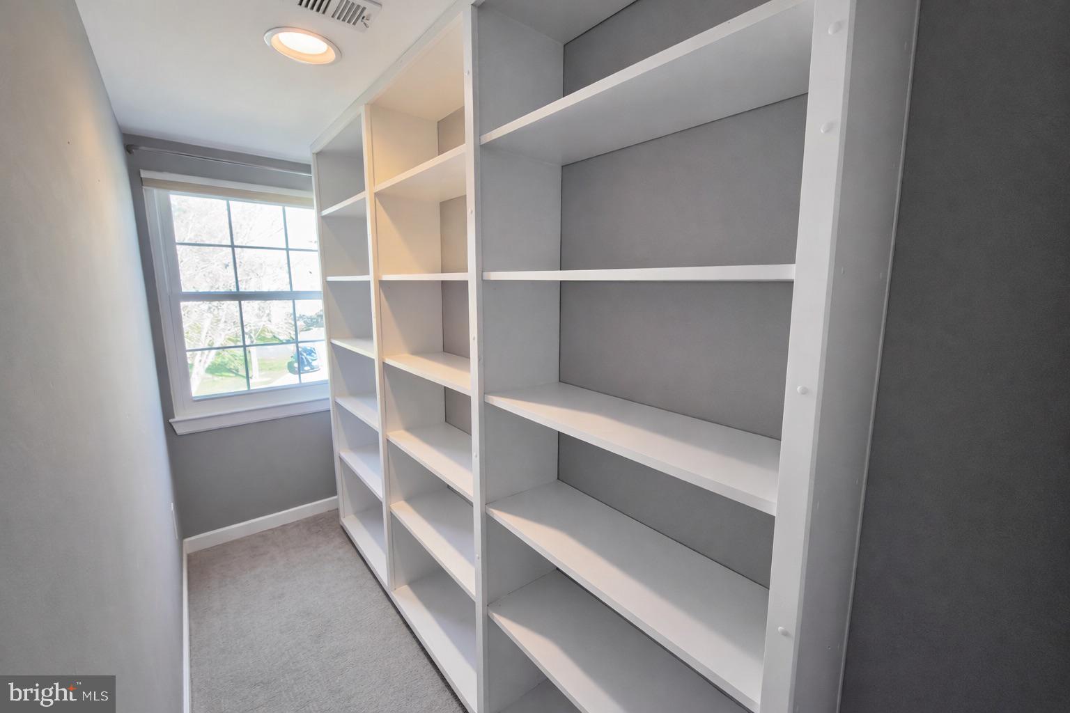 RIVER HILL - Residential