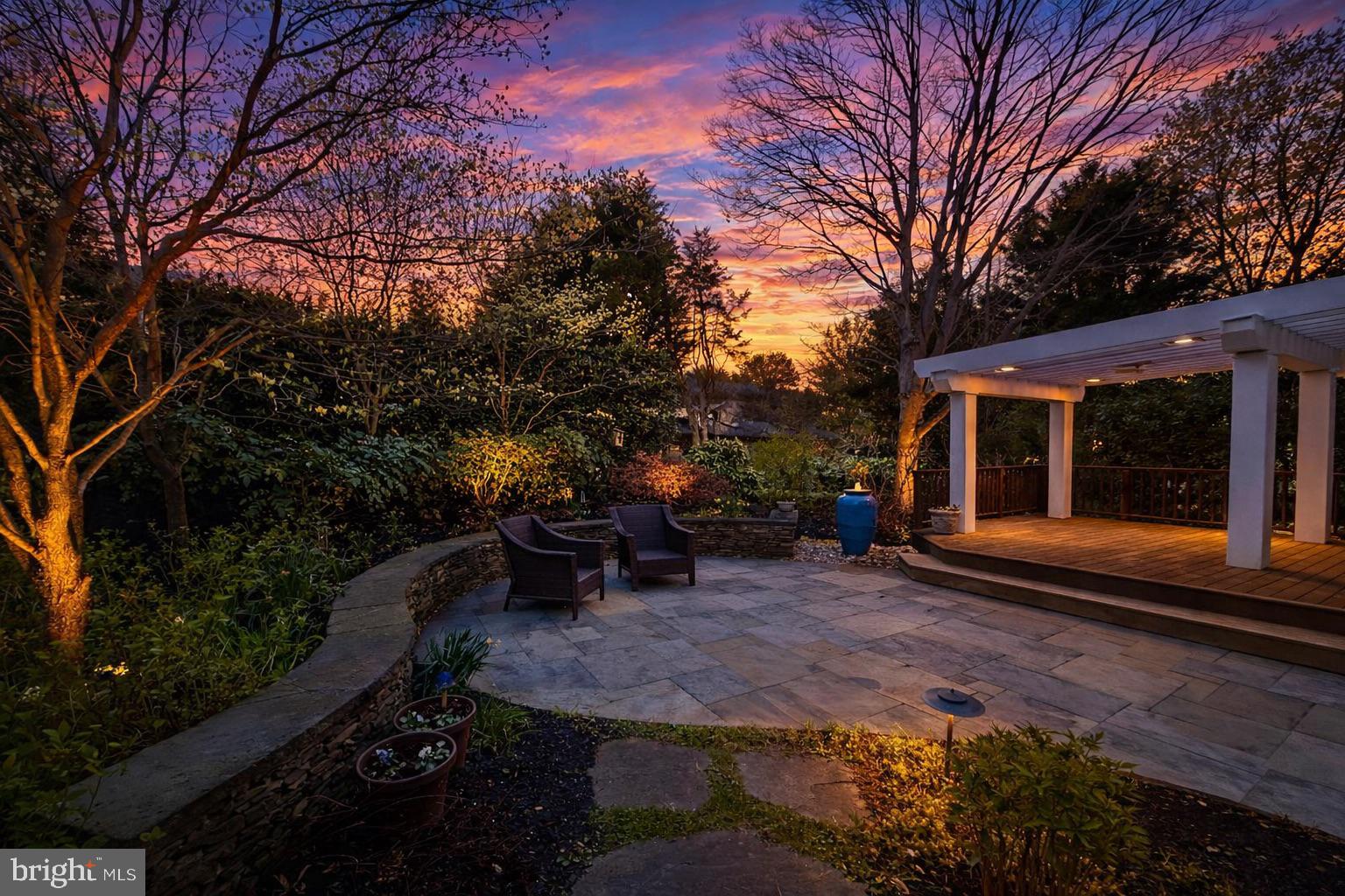 RIVER HILL - Residential