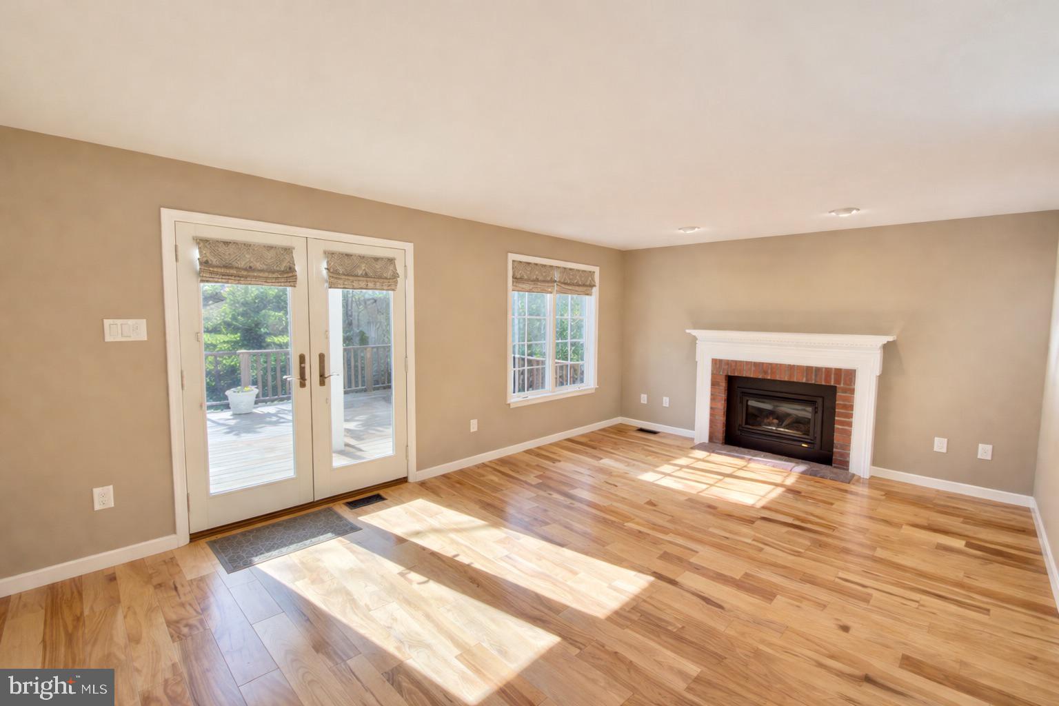 RIVER HILL - Residential