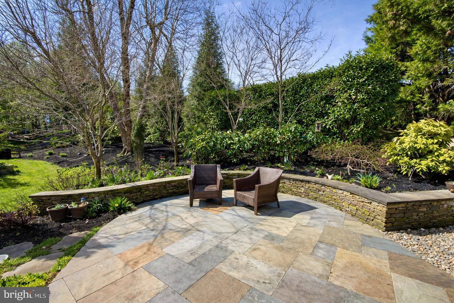 7004 GOLDEN SEEDS ROW