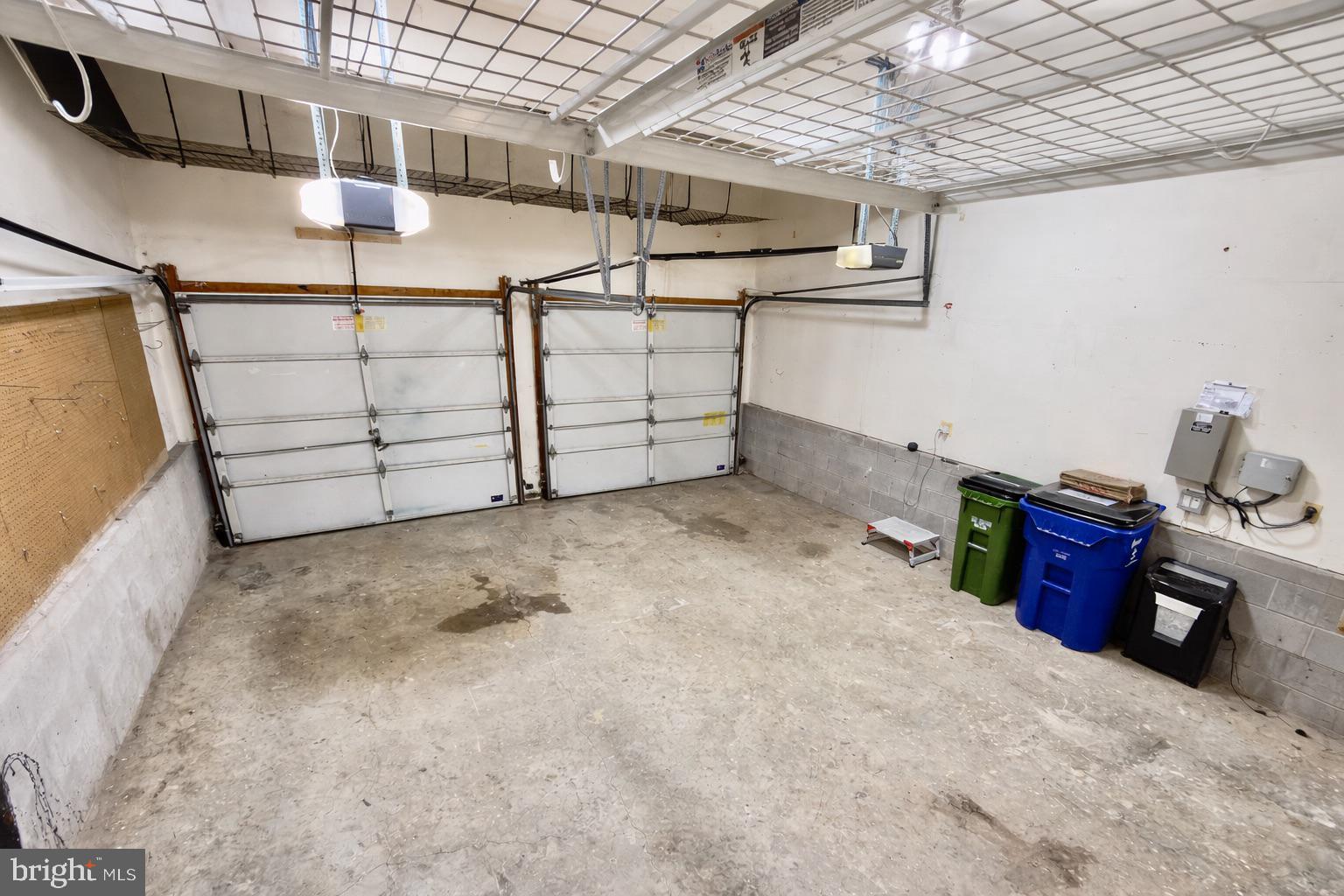 RIVER HILL - Residential