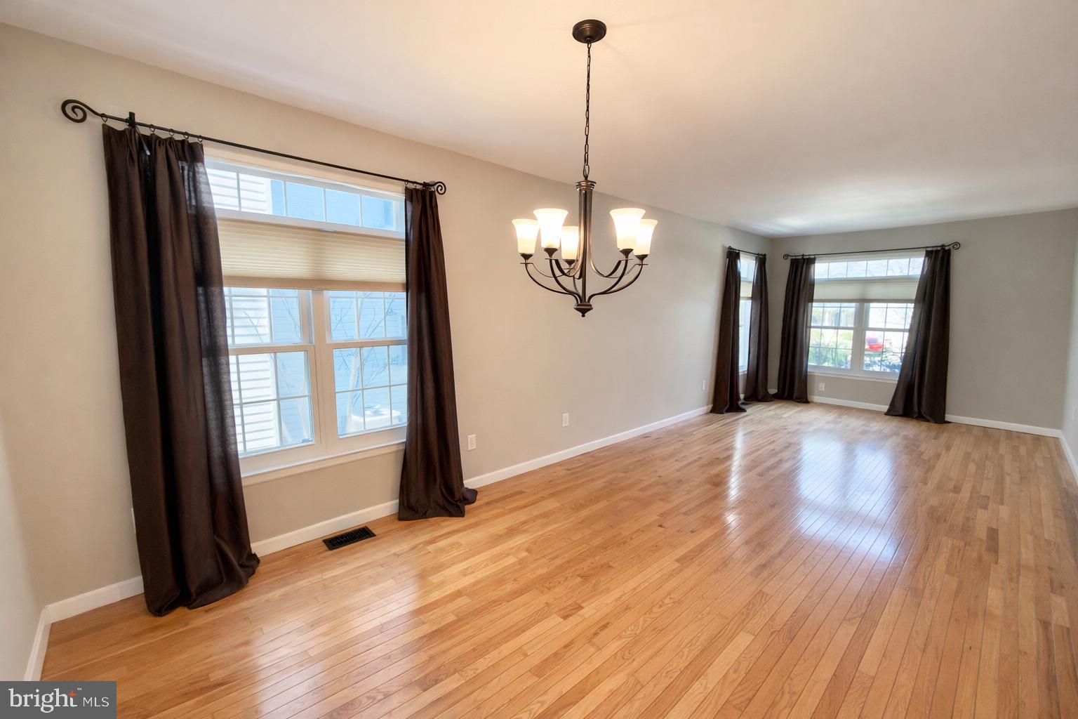 RIVER HILL - Residential