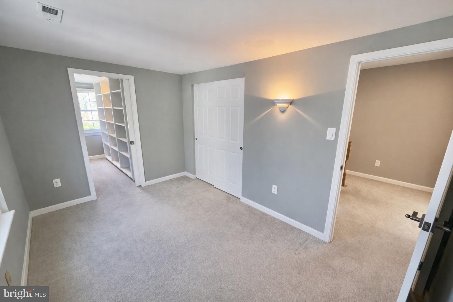 RIVER HILL - Residential