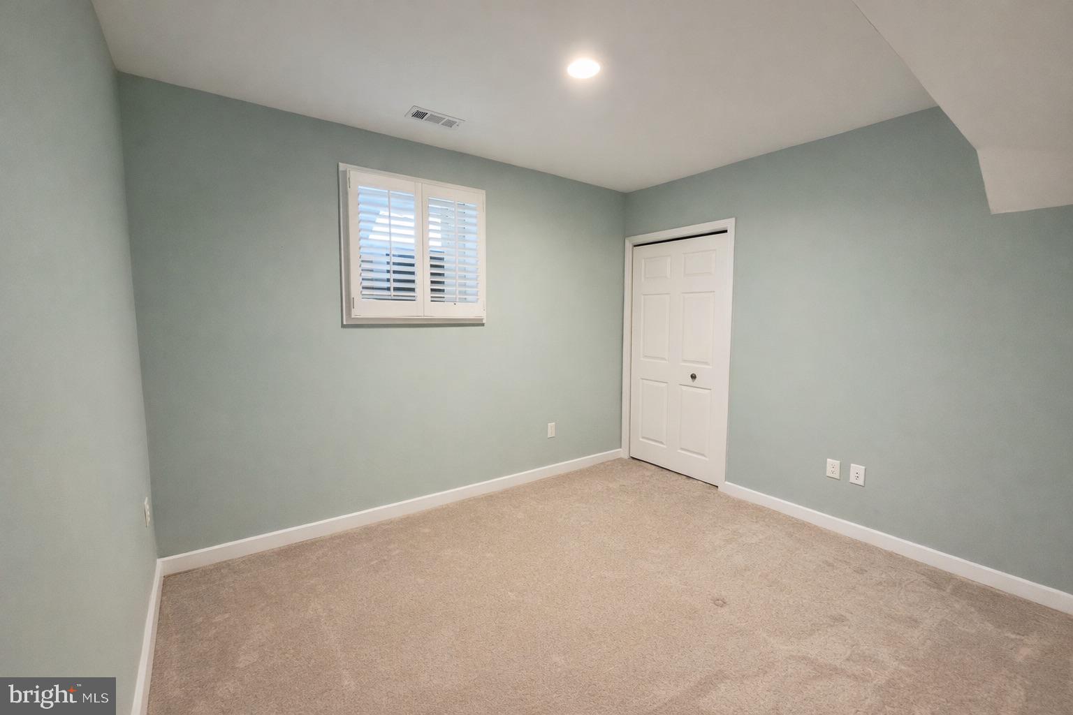 RIVER HILL - Residential