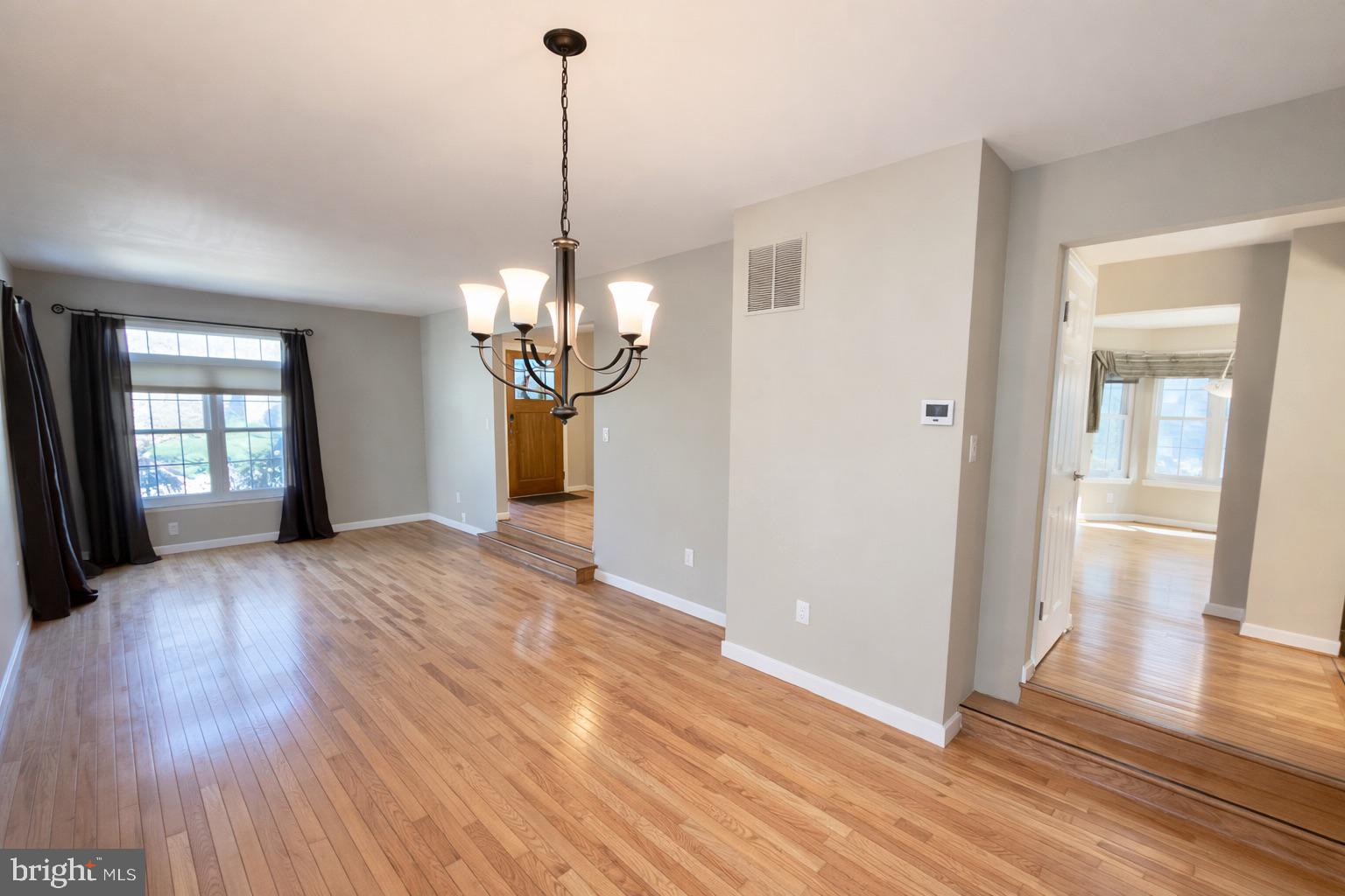 RIVER HILL - Residential