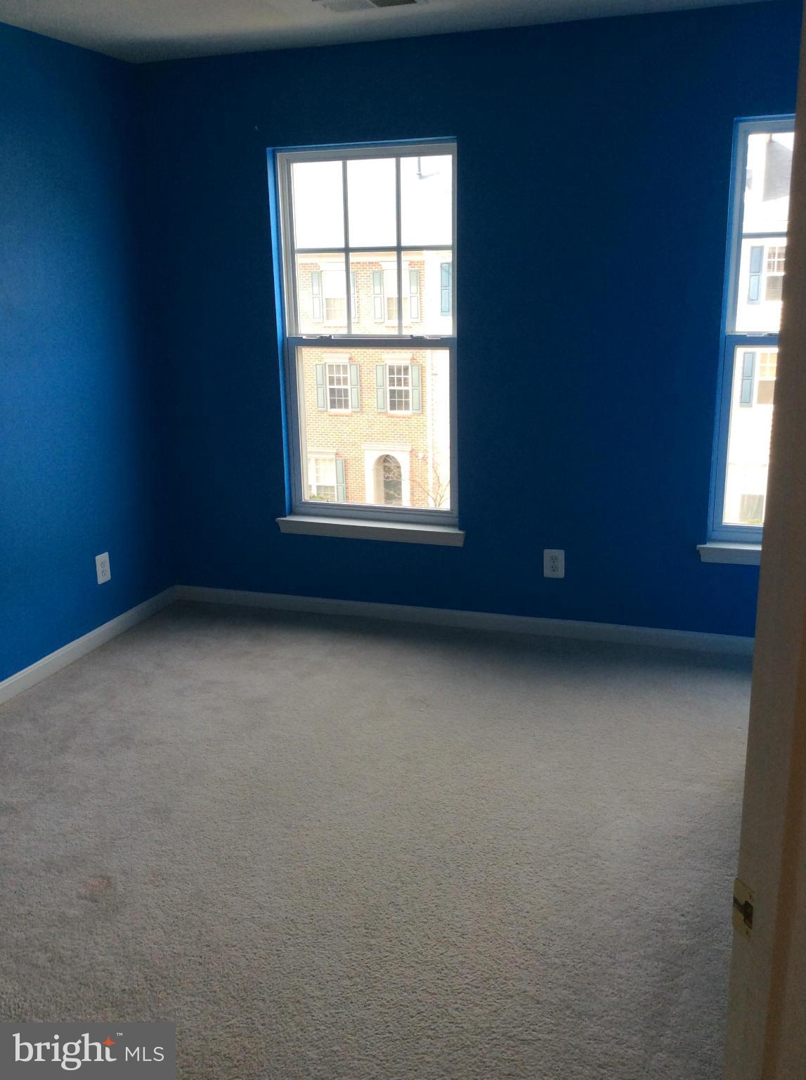 PEMBROOKE - Residential