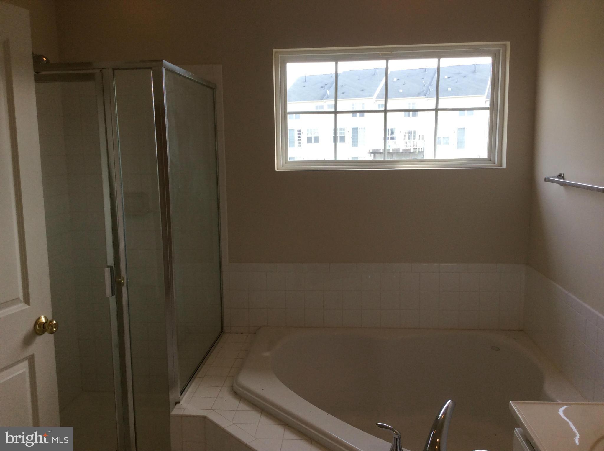 PEMBROOKE - Residential