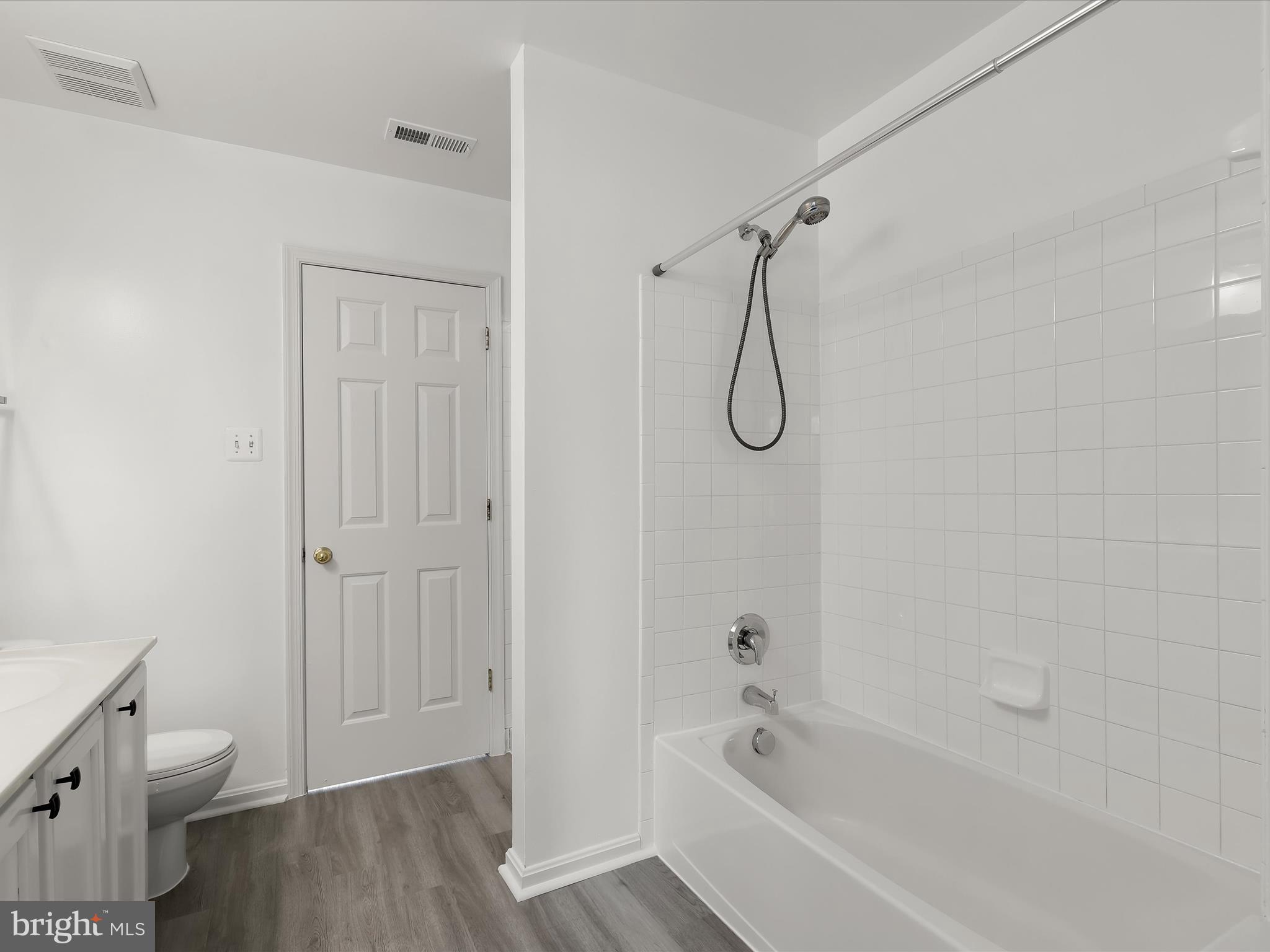 BALLENGER CREEK CENTER POND - Residential Lease