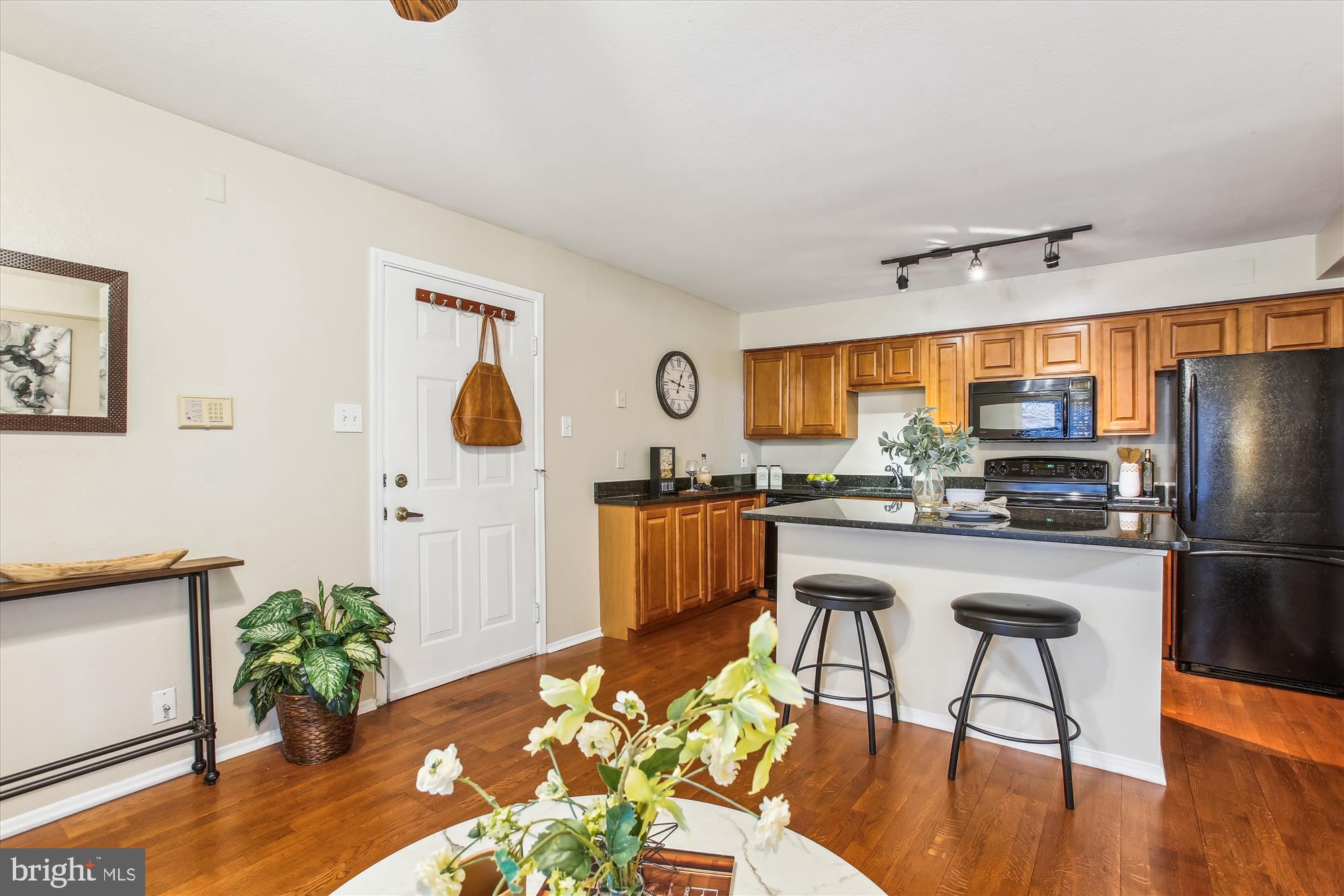 POINTE AT PARK CENTER - Residential