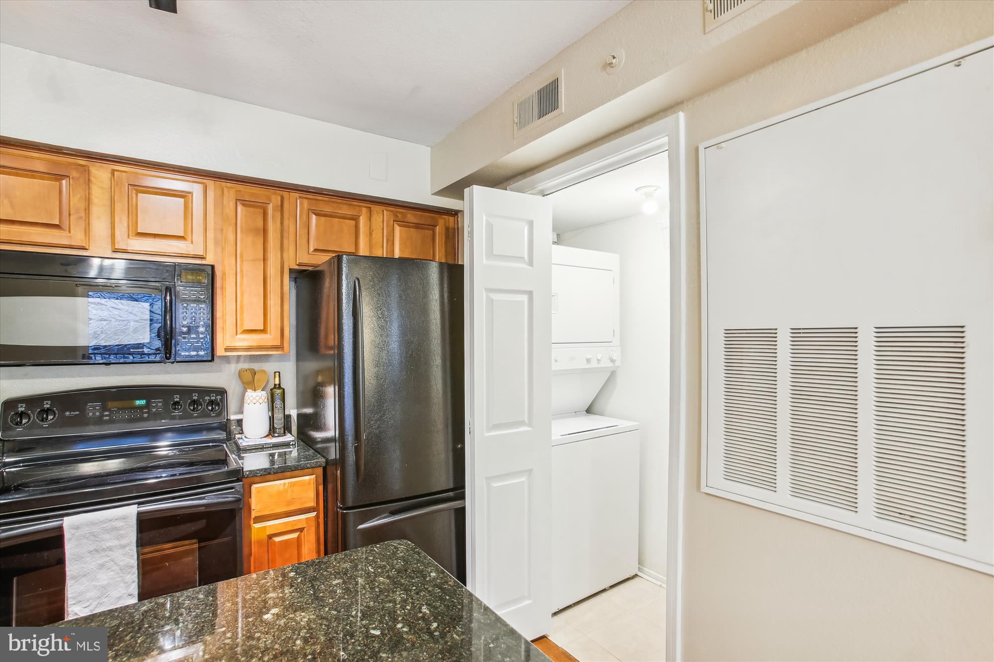 POINTE AT PARK CENTER - Residential