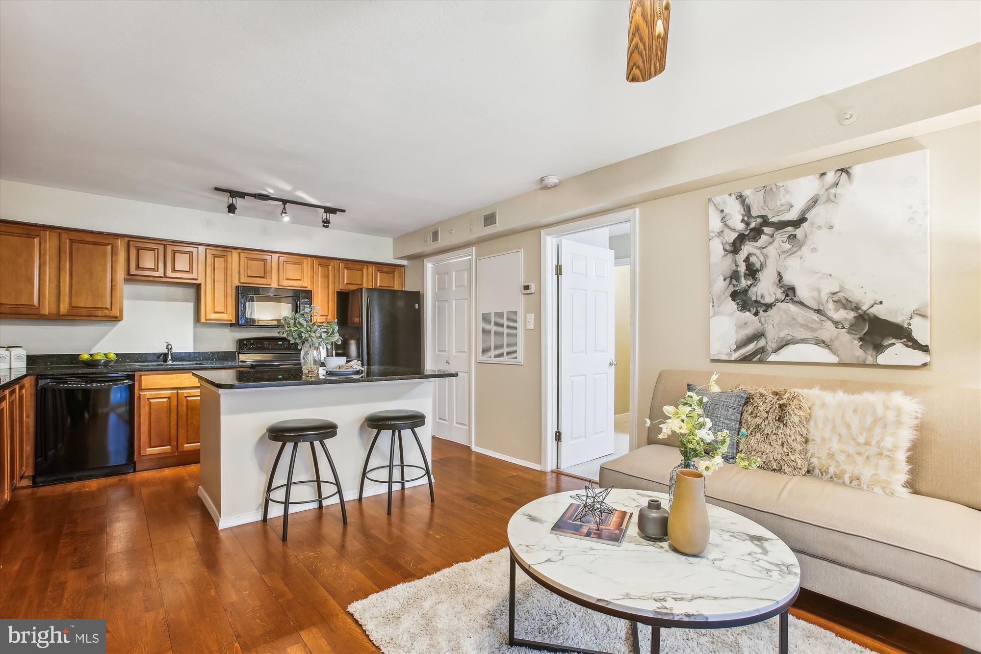 POINTE AT PARK CENTER - Residential