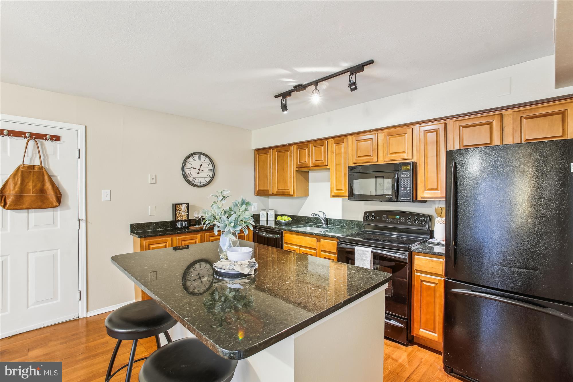 POINTE AT PARK CENTER - Residential