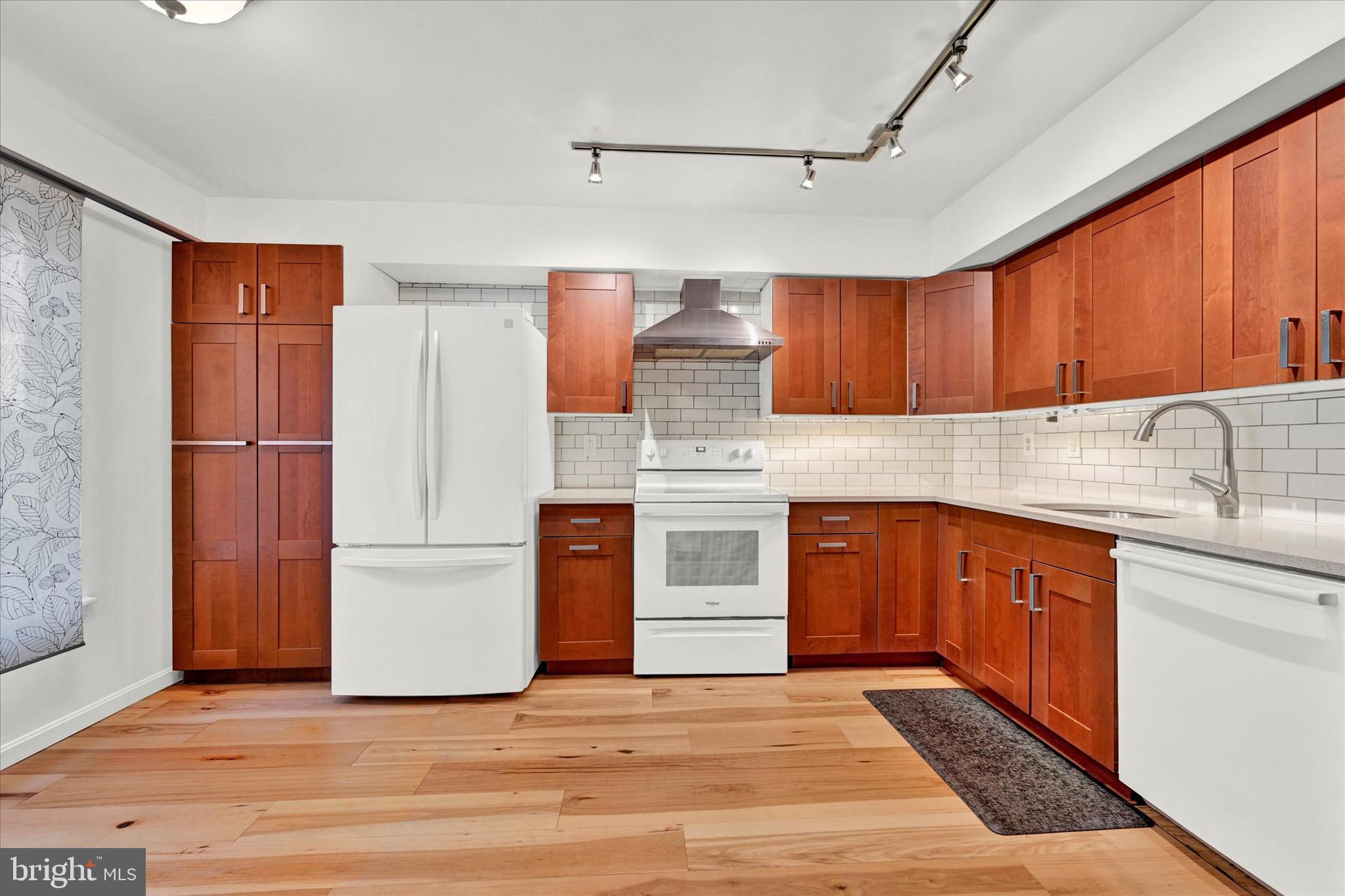 BUTCHERS HILL - Residential