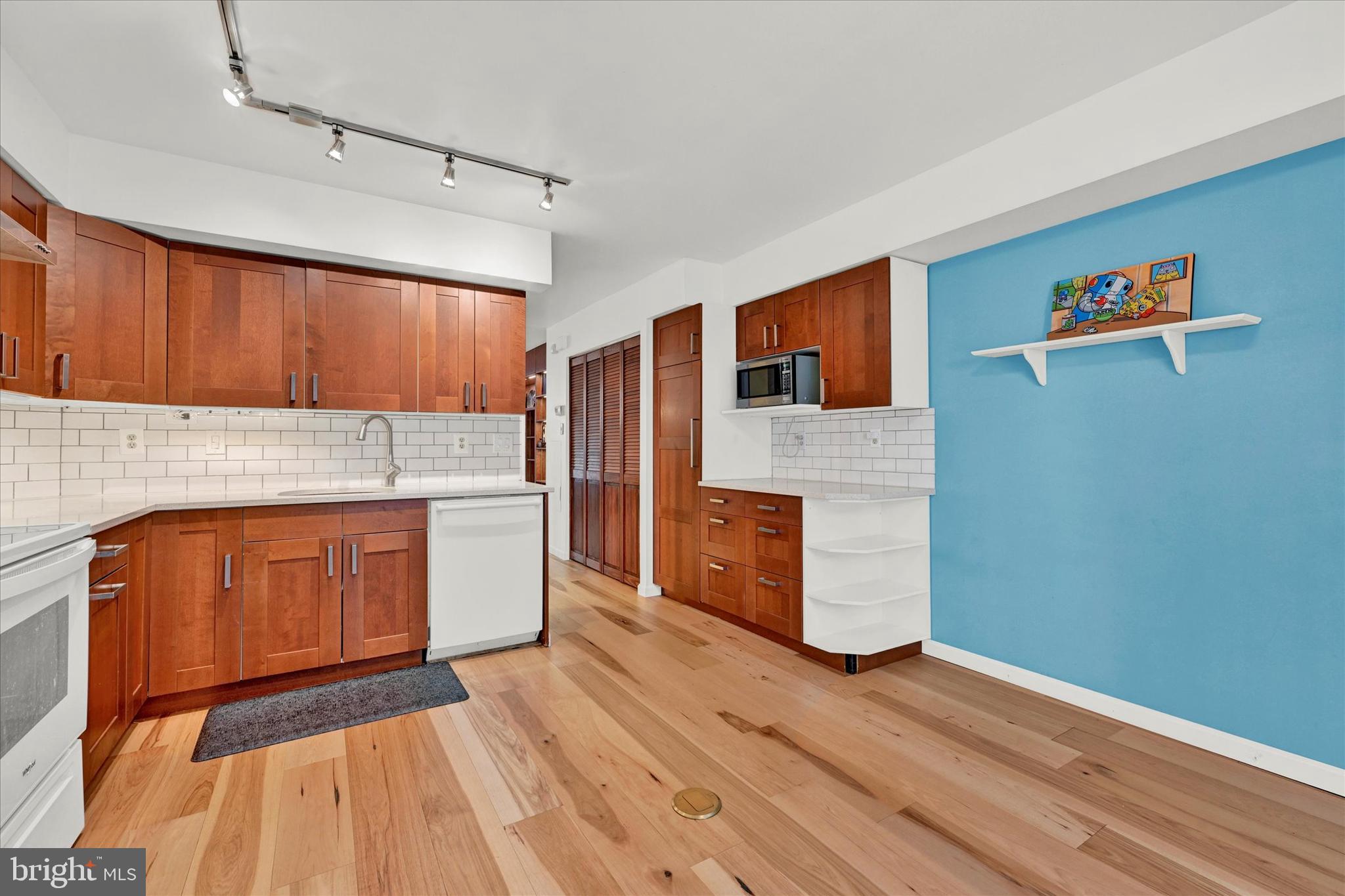 BUTCHERS HILL - Residential