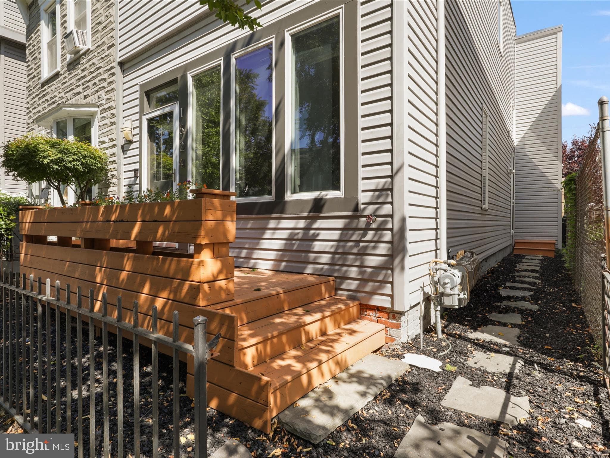 1524 GALES STREET NE