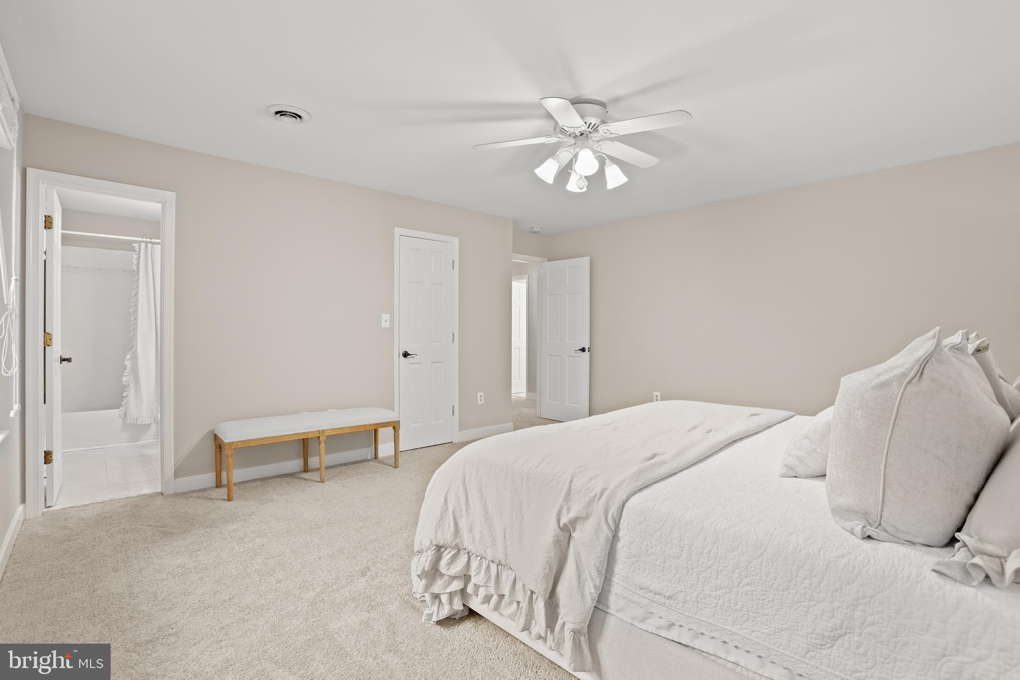 BLOOMSBURY - Residential