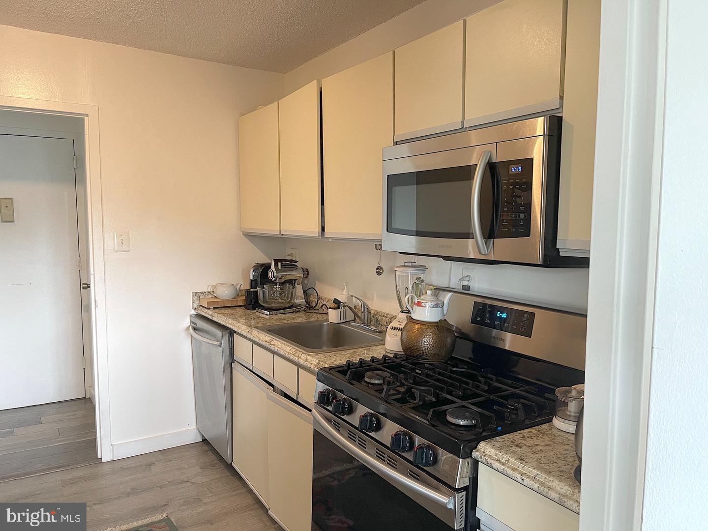 PARK PLACE - Residential Lease