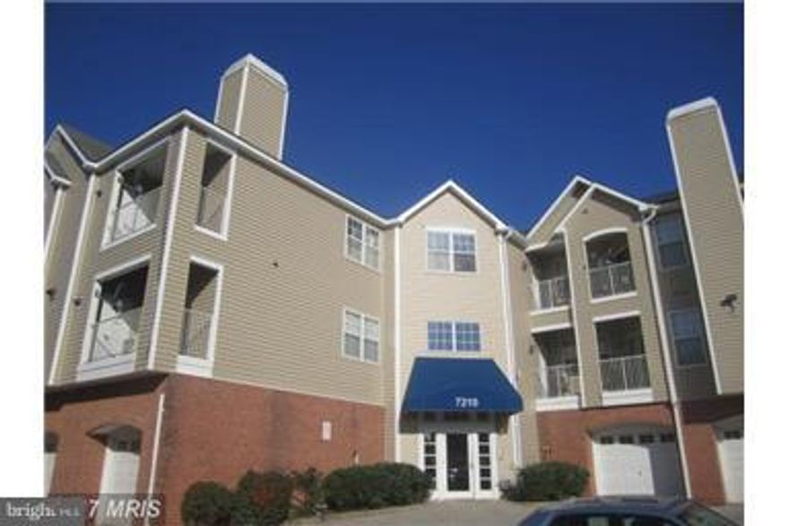 Imagine living in this gorgeous and convenient condo. Beautifully renovated top floor unit with two bedrooms and one bath, this high ceiling has a deck, walk in closets, a separate dining area,  and new wood flooring.  New bathrooms and Fresh paint. $40 processing fee .