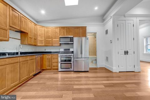 3 beds bed, 2 baths bath property at 936 Madison Street Nw 201, Washington, DC 20011