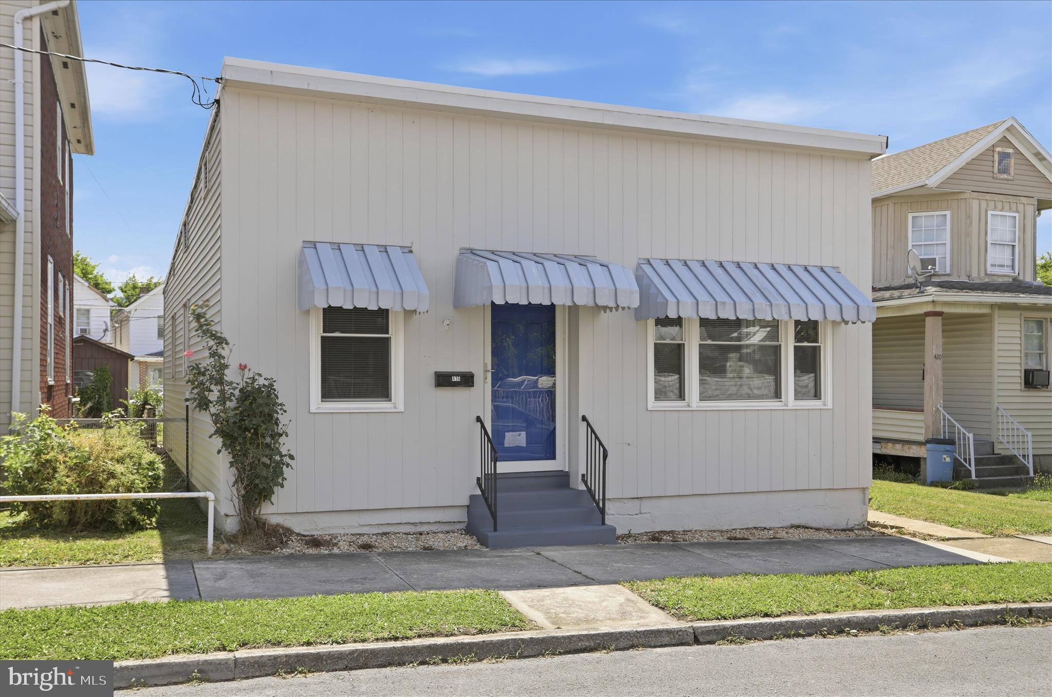 416 RACE STREET
