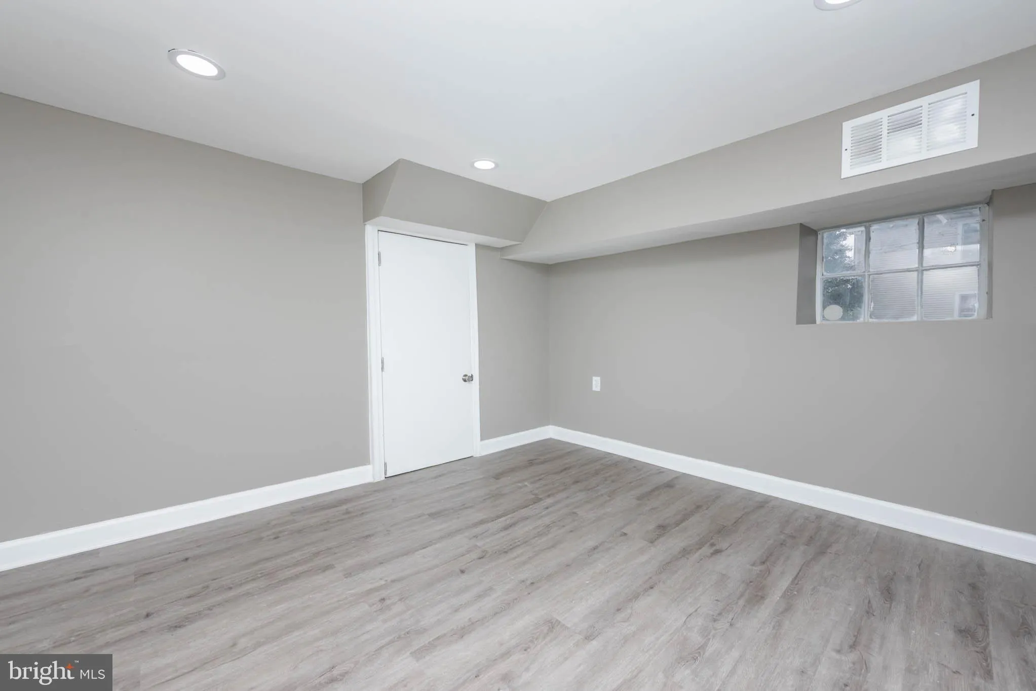 Baltimore, Maryland 21229, United States, 5 Bedrooms Bedrooms, ,2 BathroomsBathrooms,Residential,Active,107646