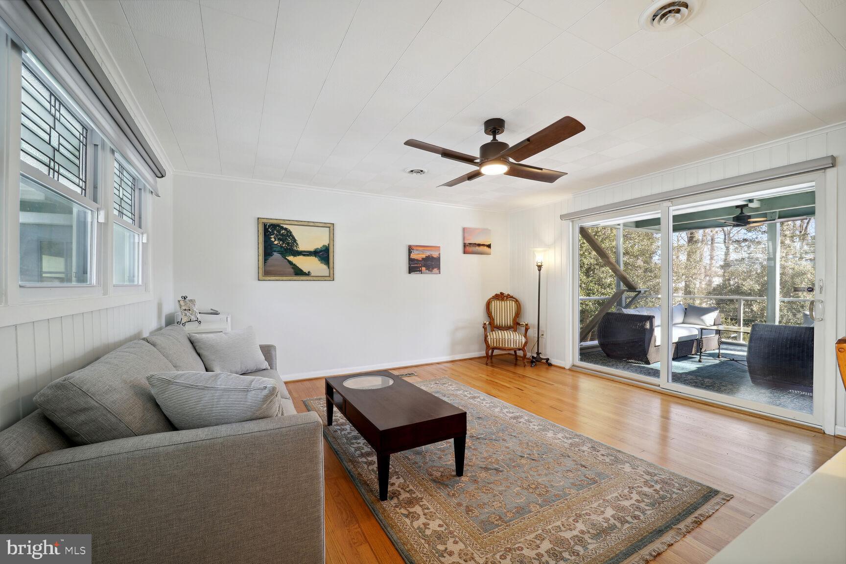 ANNAPOLIS ROADS - Residential