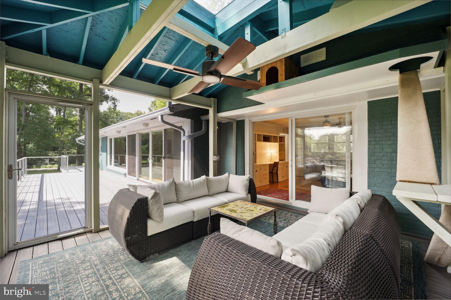 ANNAPOLIS ROADS - Residential