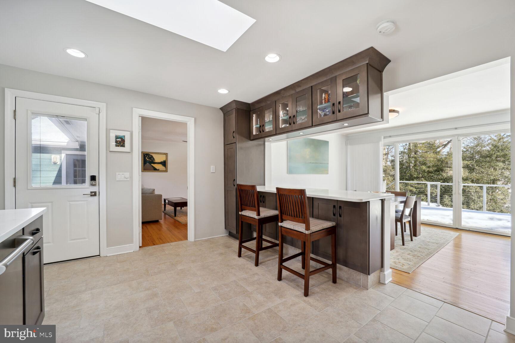 ANNAPOLIS ROADS - Residential