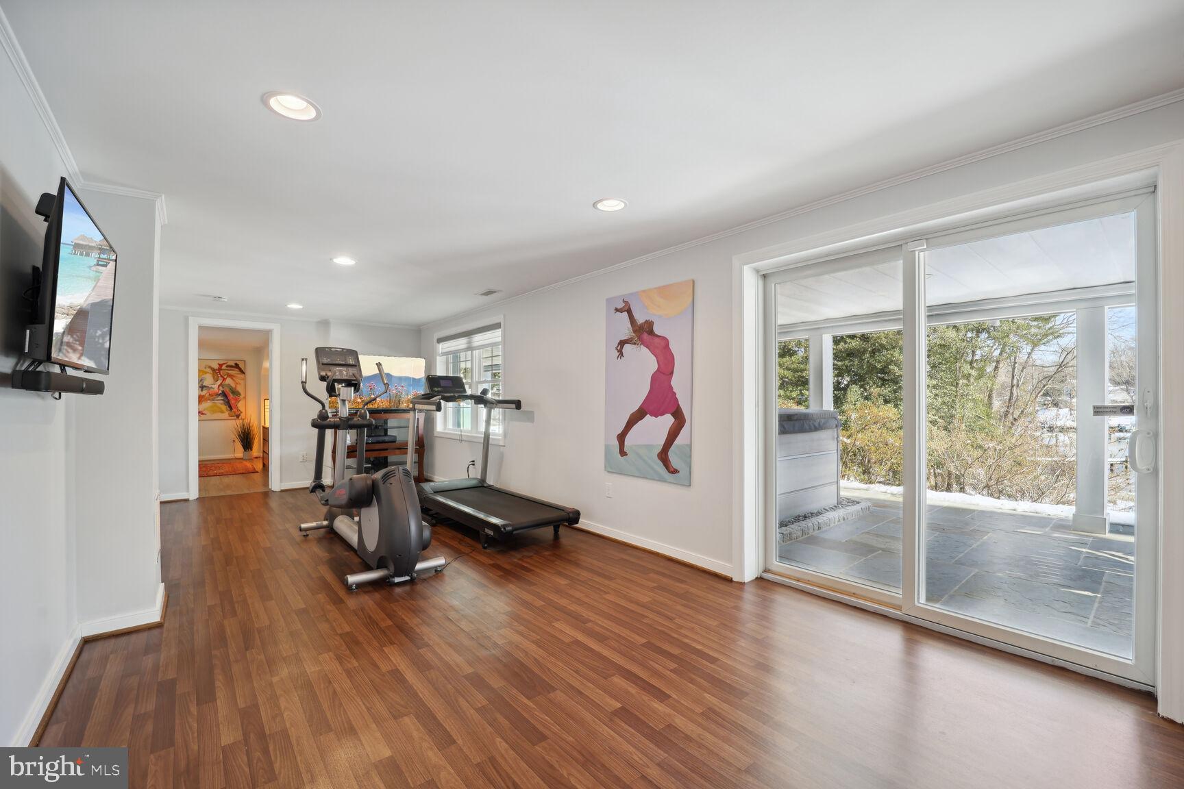 ANNAPOLIS ROADS - Residential