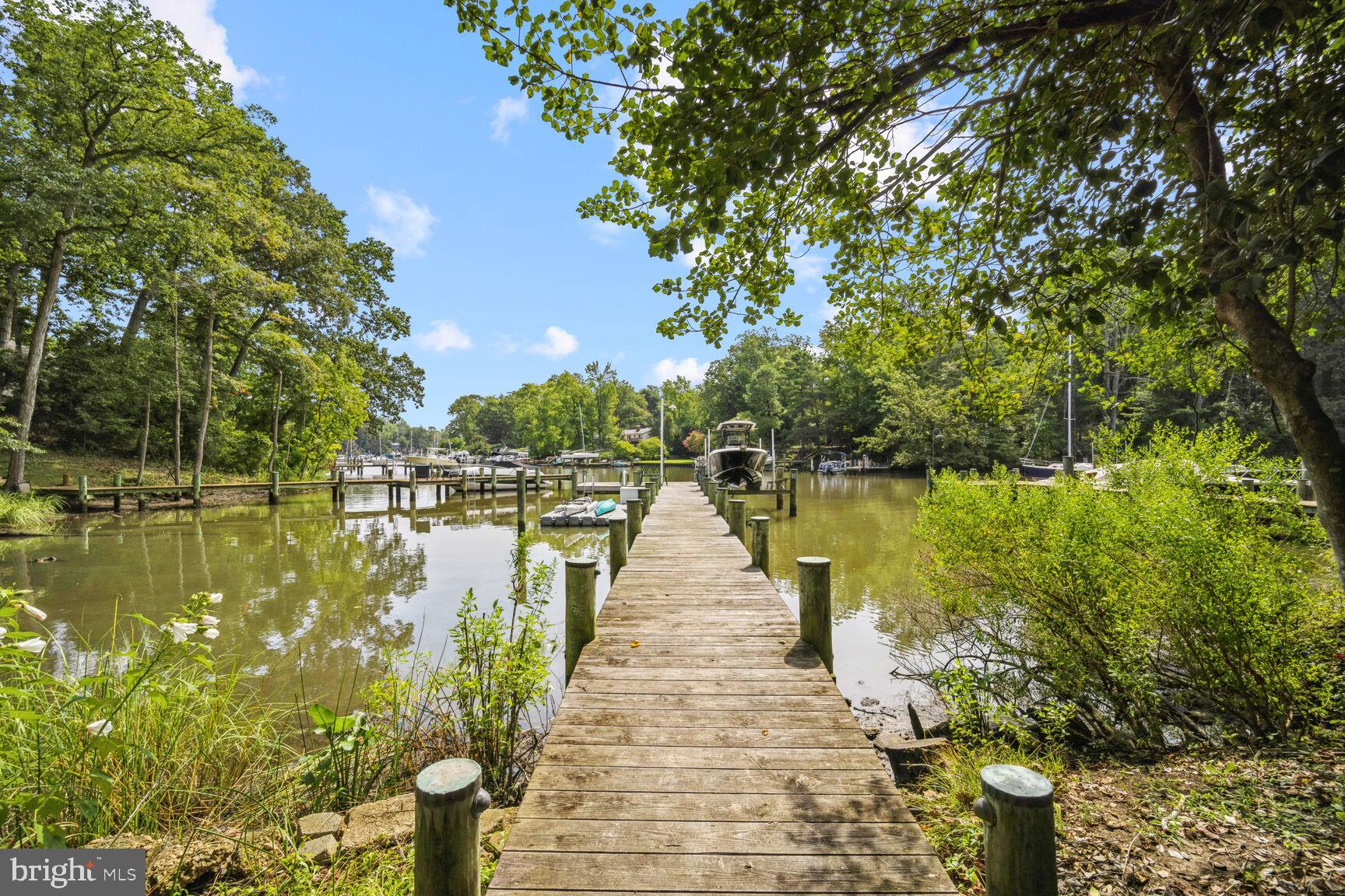 ANNAPOLIS ROADS - Residential