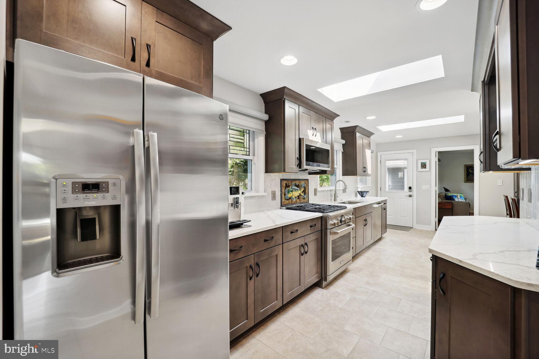 ANNAPOLIS ROADS - Residential