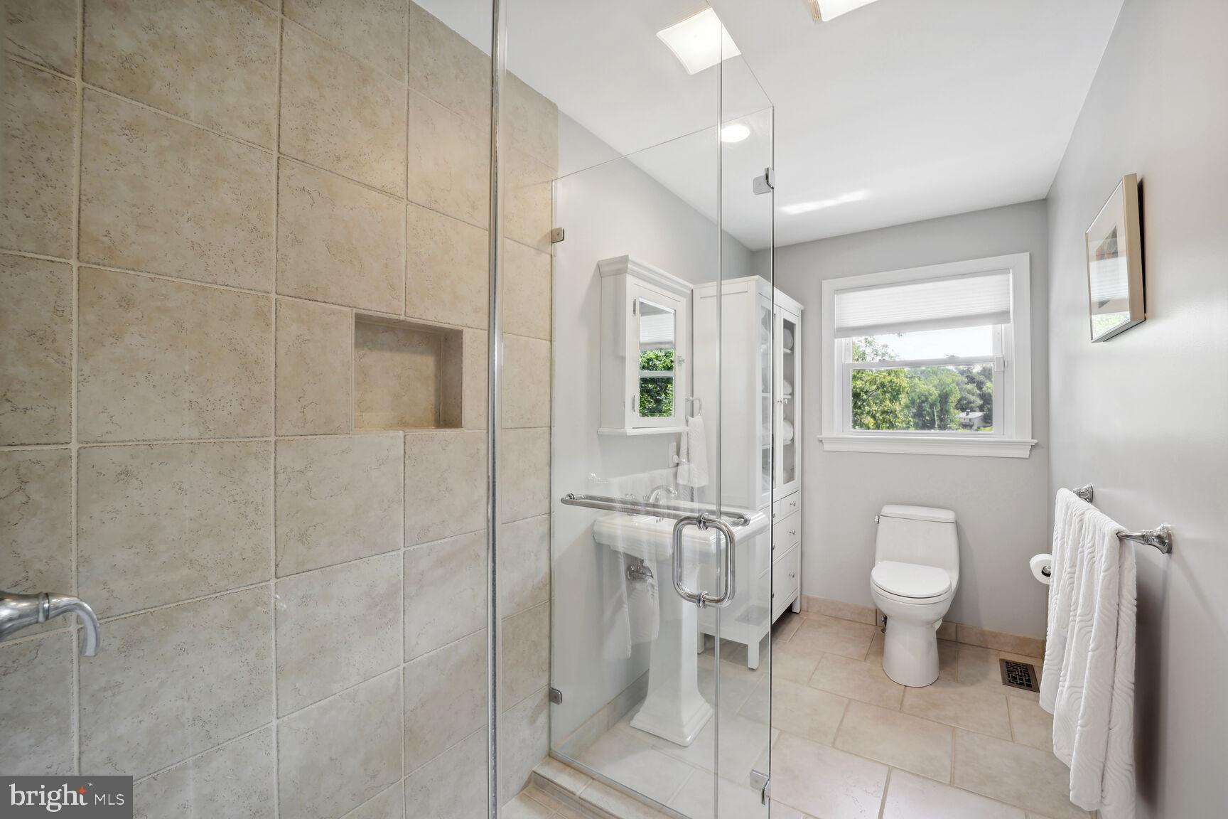 ANNAPOLIS ROADS - Residential