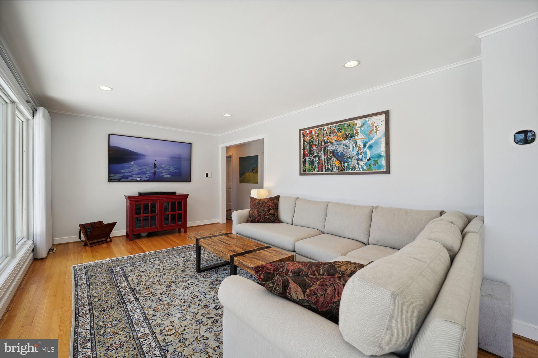 ANNAPOLIS ROADS - Residential