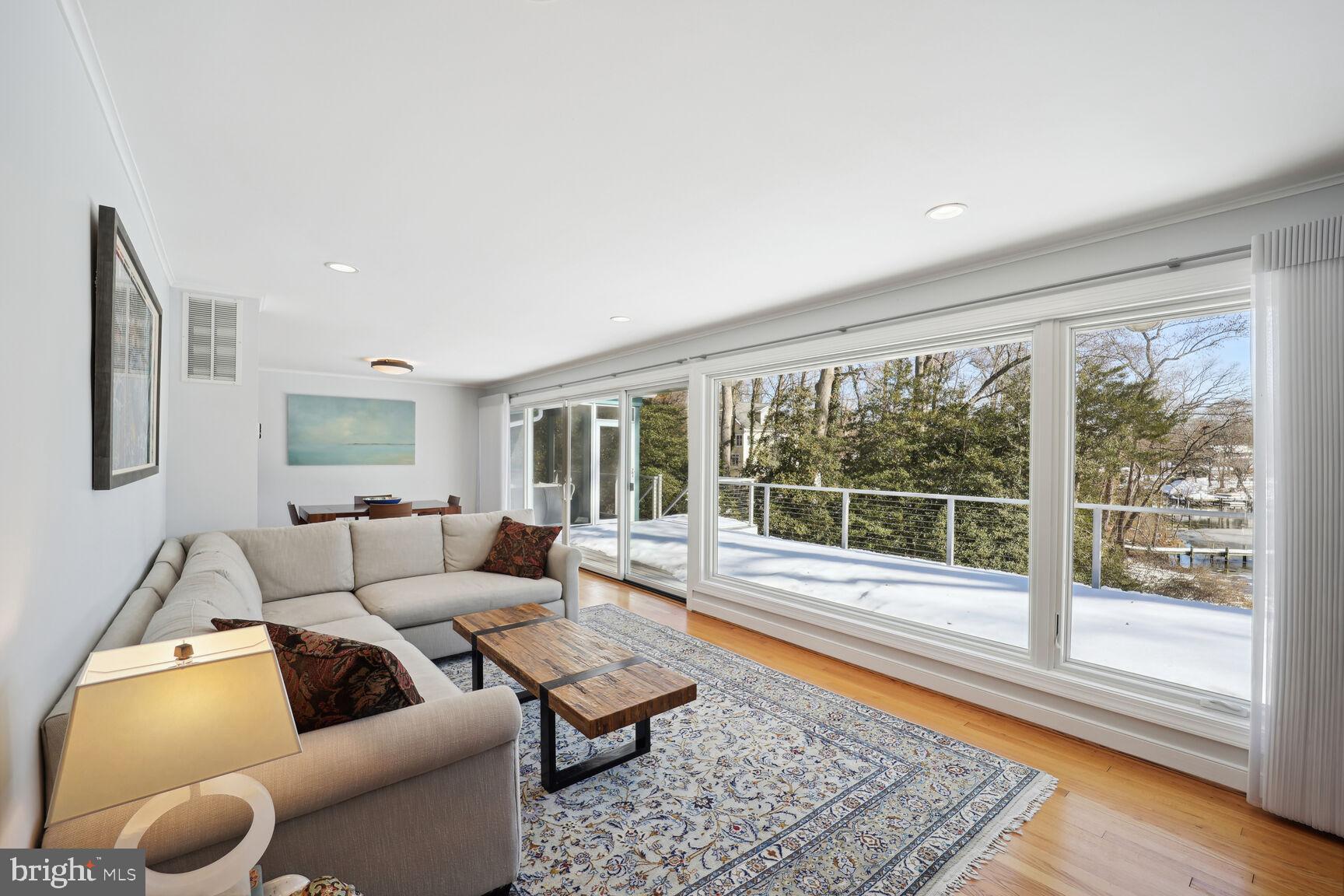 ANNAPOLIS ROADS - Residential