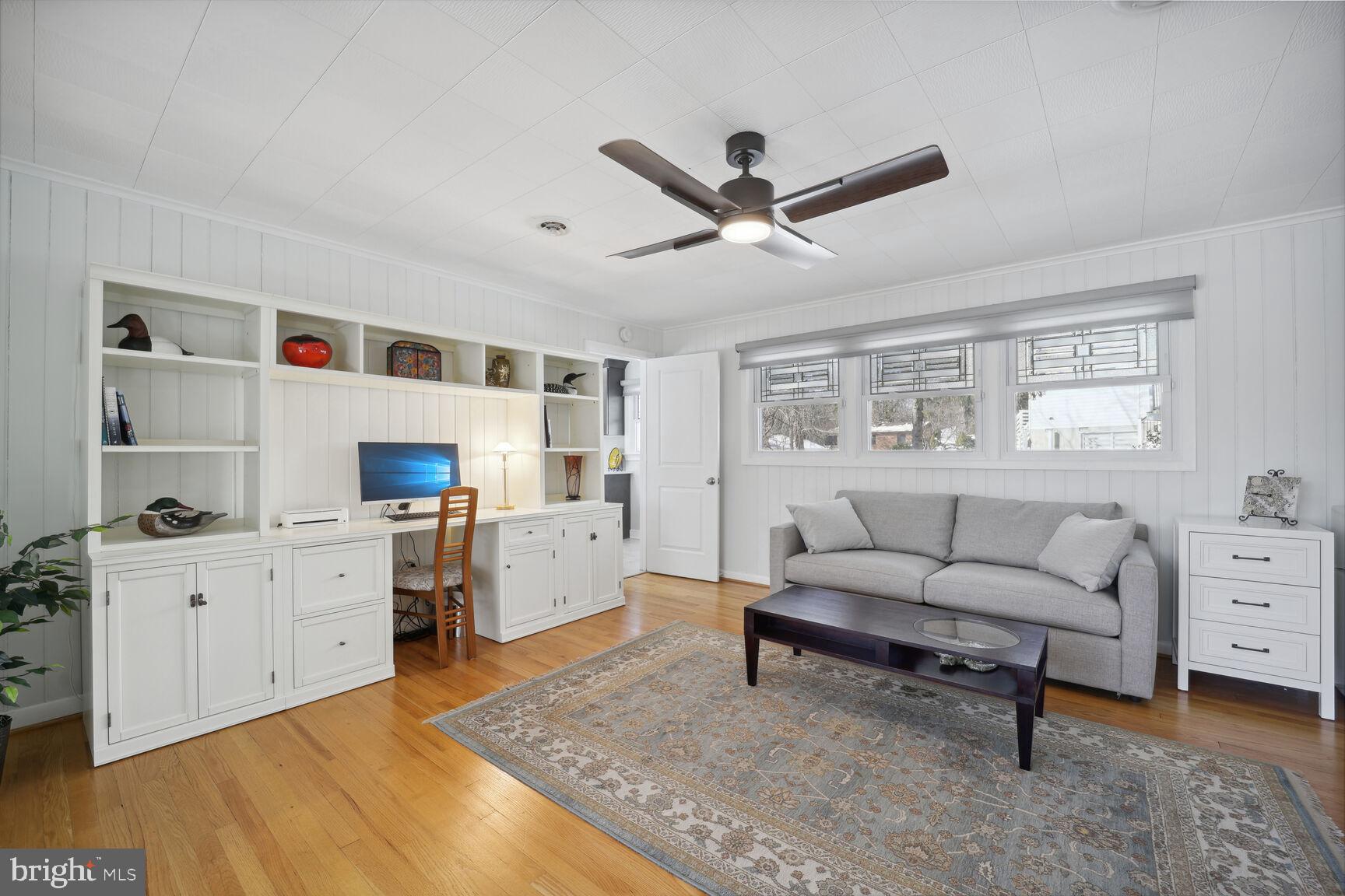 ANNAPOLIS ROADS - Residential